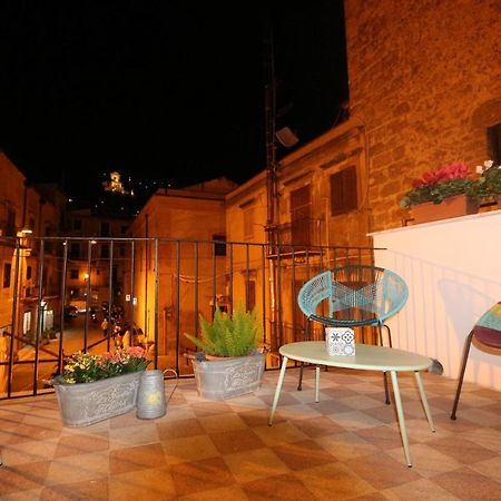 מונריאלה Torre'S Camere & Caffe מראה חיצוני תמונה