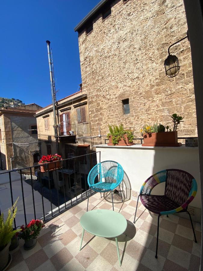 מונריאלה Torre'S Camere & Caffe מראה חיצוני תמונה