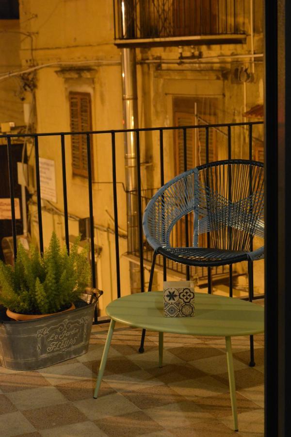 מונריאלה Torre'S Camere & Caffe מראה חיצוני תמונה