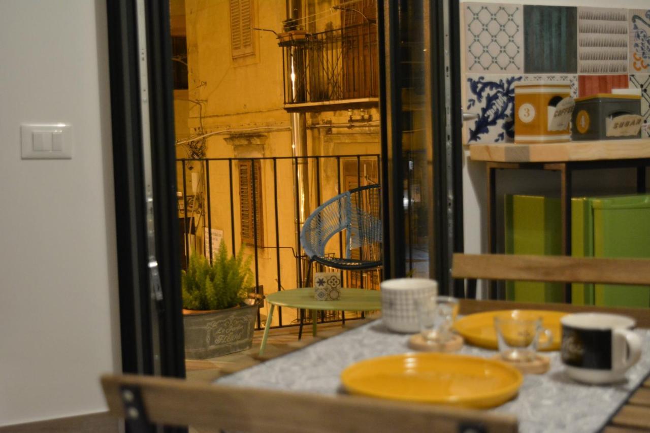 מונריאלה Torre'S Camere & Caffe מראה חיצוני תמונה
