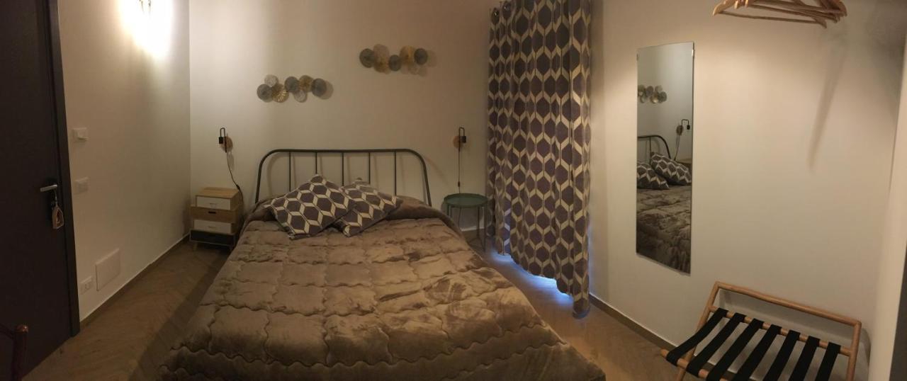 מונריאלה Torre'S Camere & Caffe מראה חיצוני תמונה